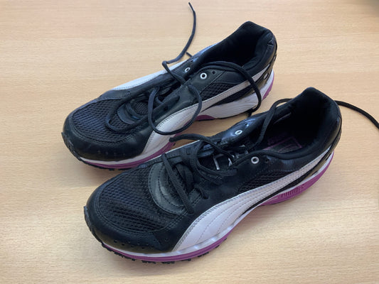 Puma Sneaker 39 Schwarz und Weiß