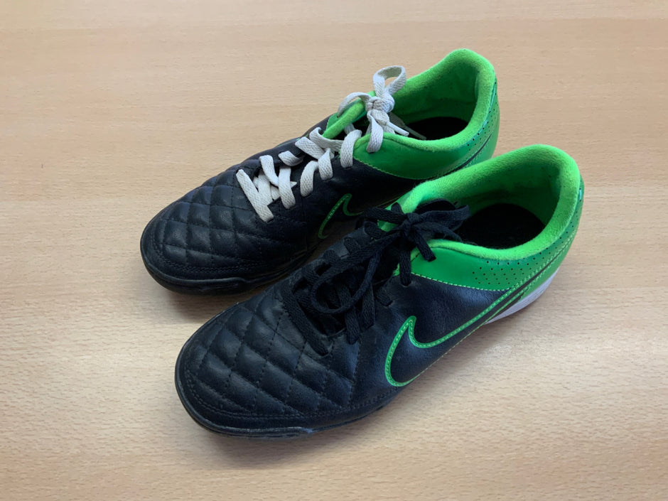 Nike Sport-Schuhe 40 Schwarz und Grün