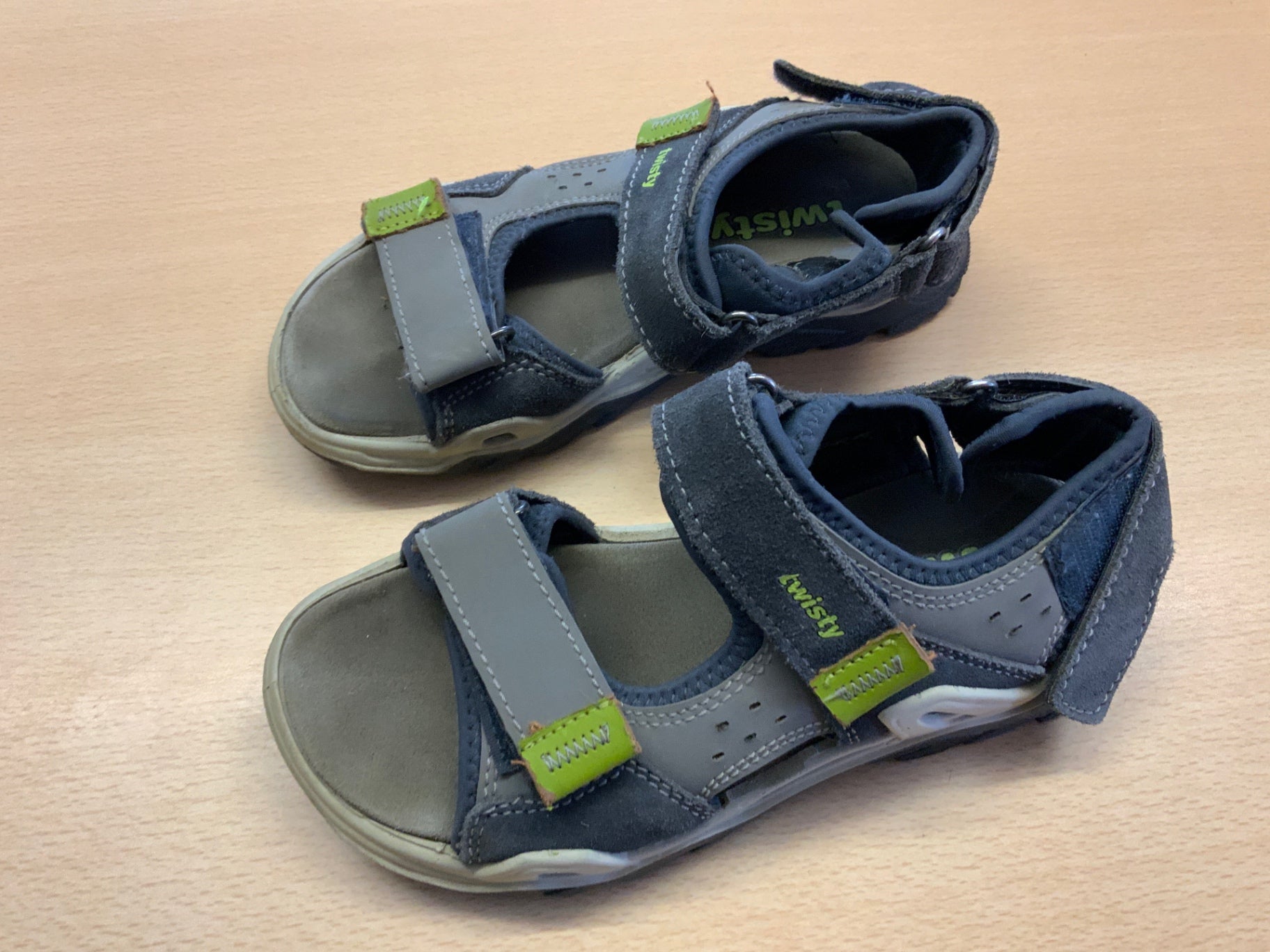 Twisty Sandalen 34 Grau und Dunkelblau