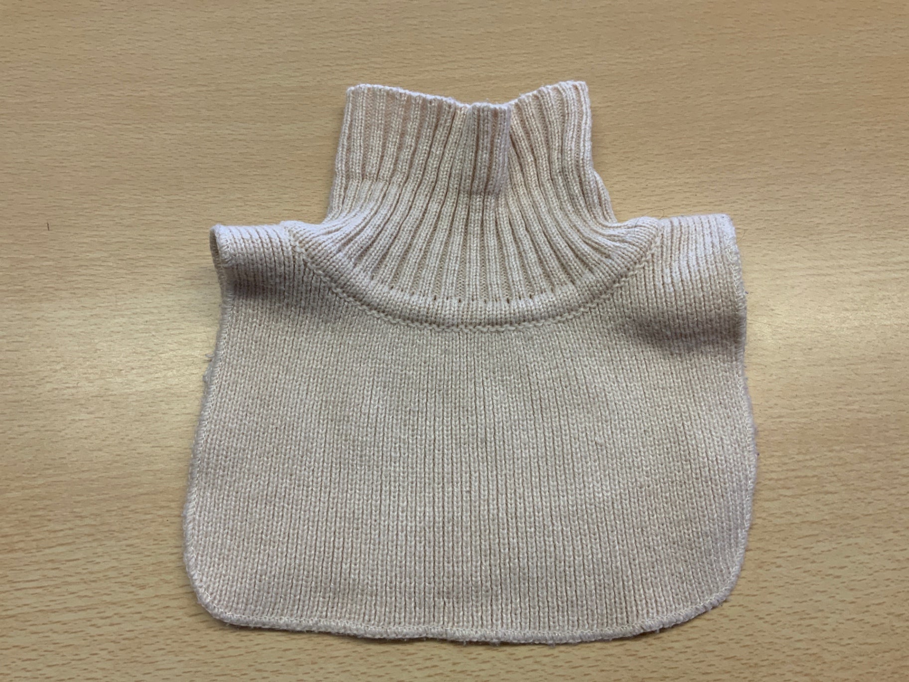 Schulterwärmer Beige