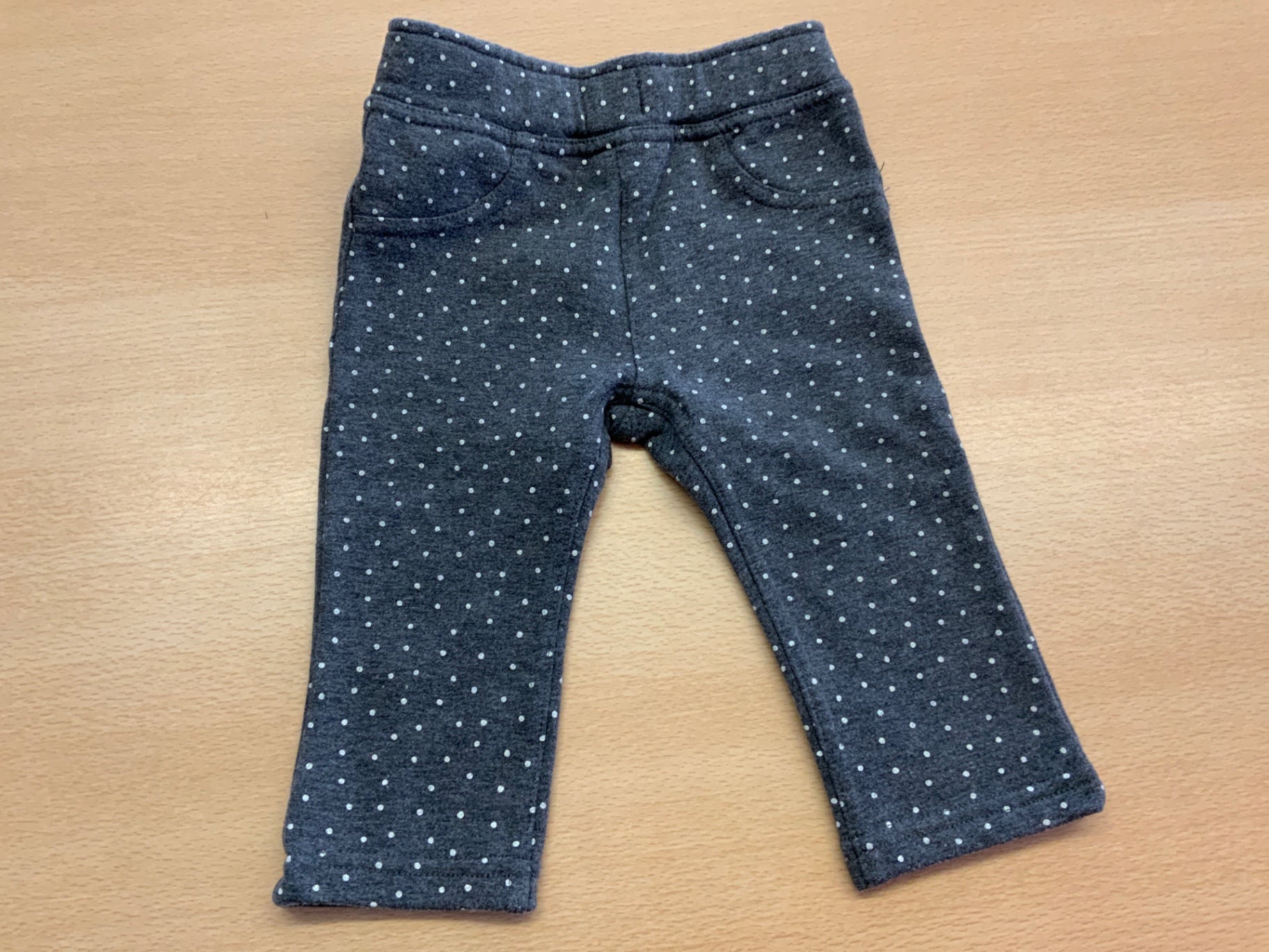 Hose 68 Dunkelblau mit weißen Punkten