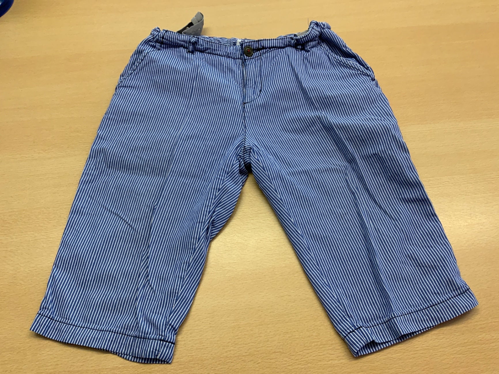 Shorts 152 Blau und Weiß