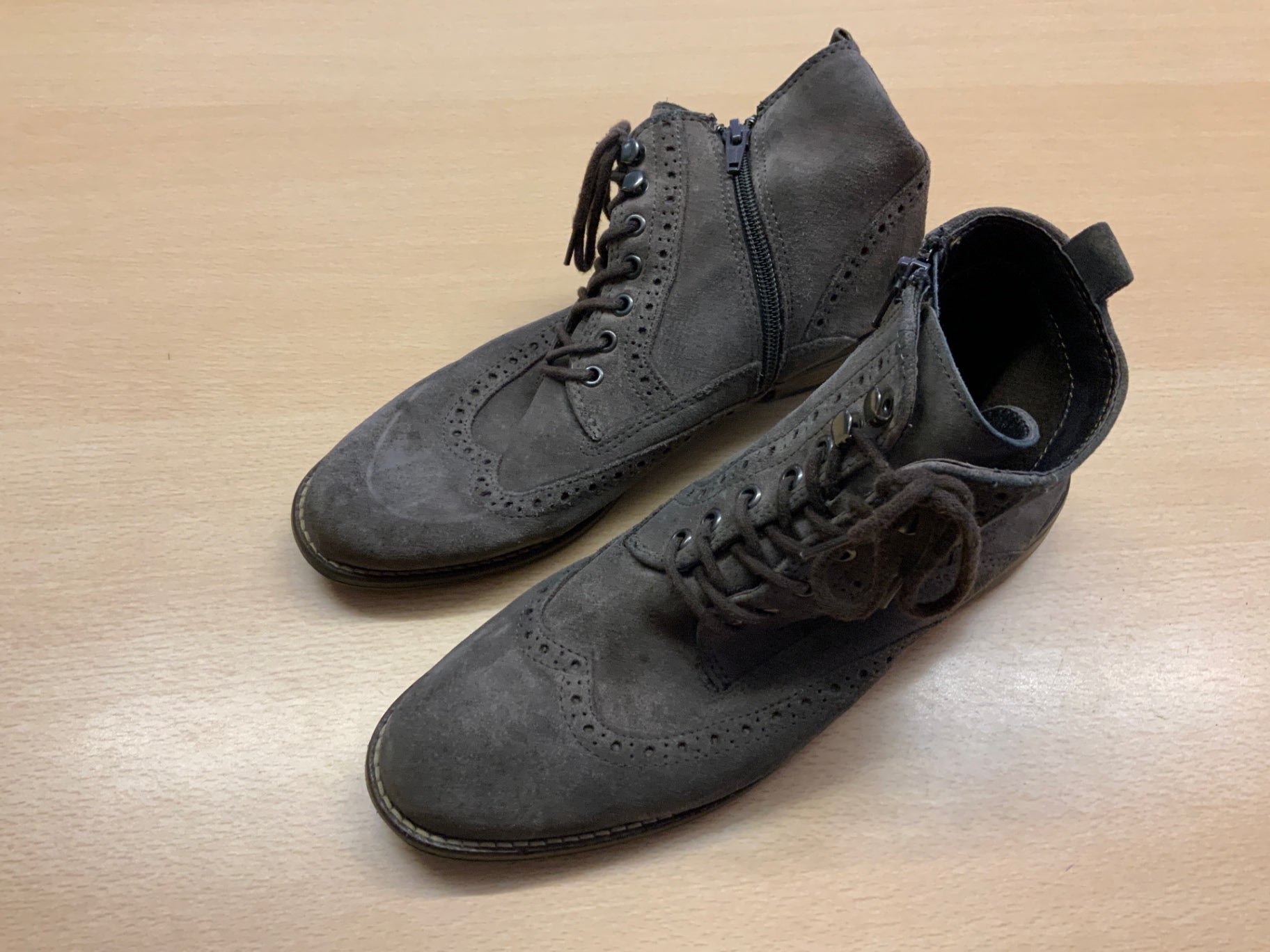 Schuhe 39 Grau