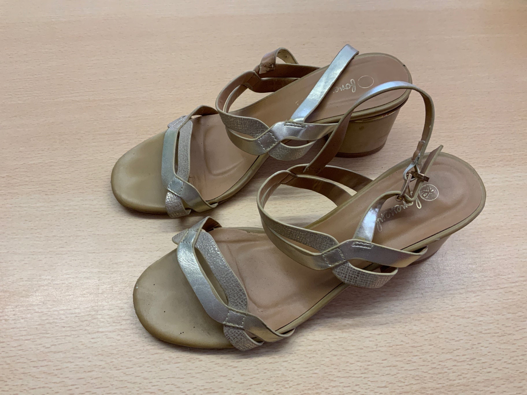 Sandalen 36 Beige