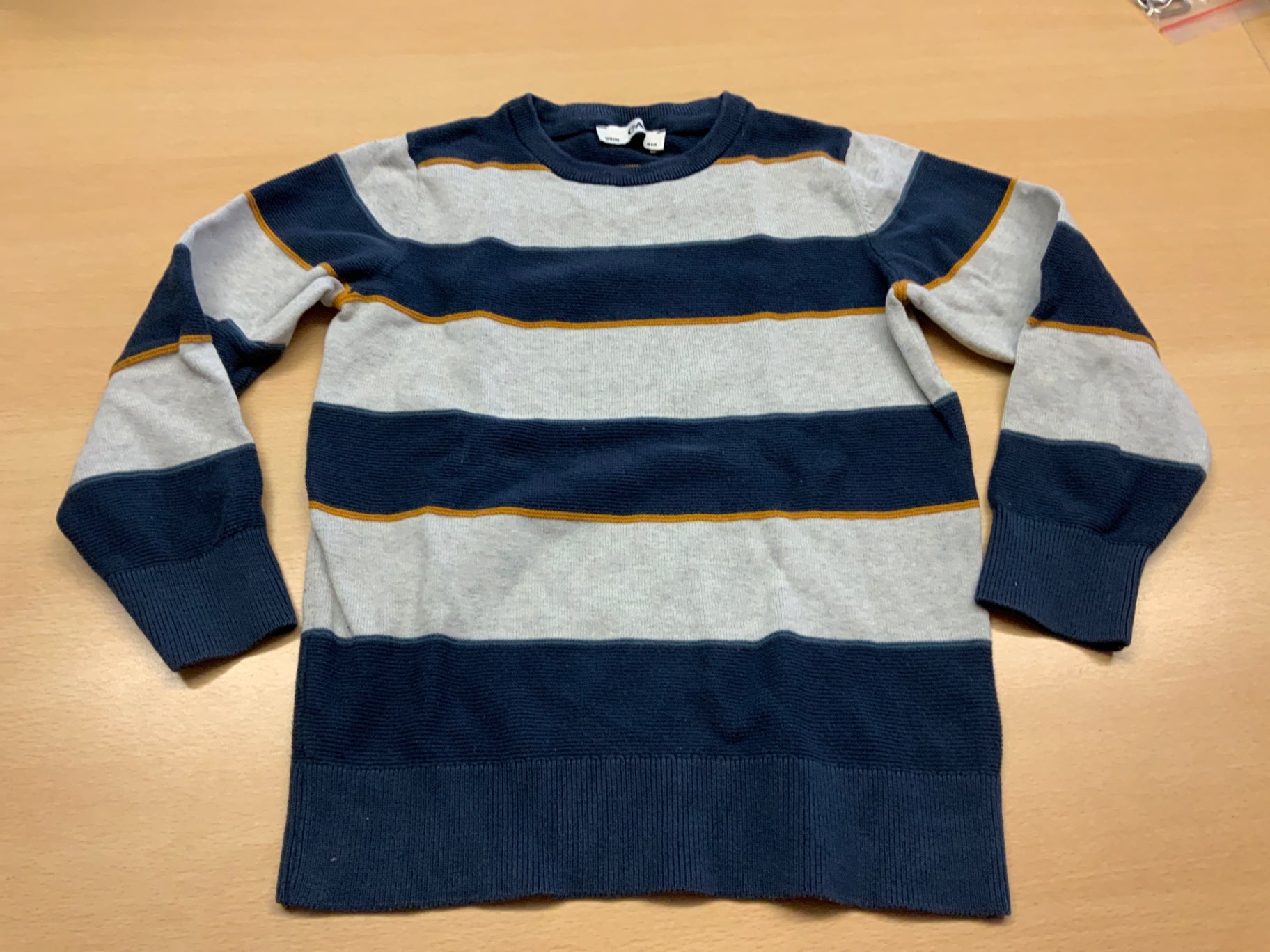 Pullover 128 Grau und Marineblau mit Orangestreifen