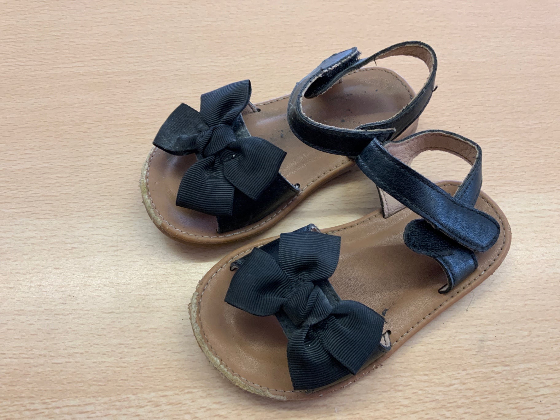  Sandalen 24 Schwarz
