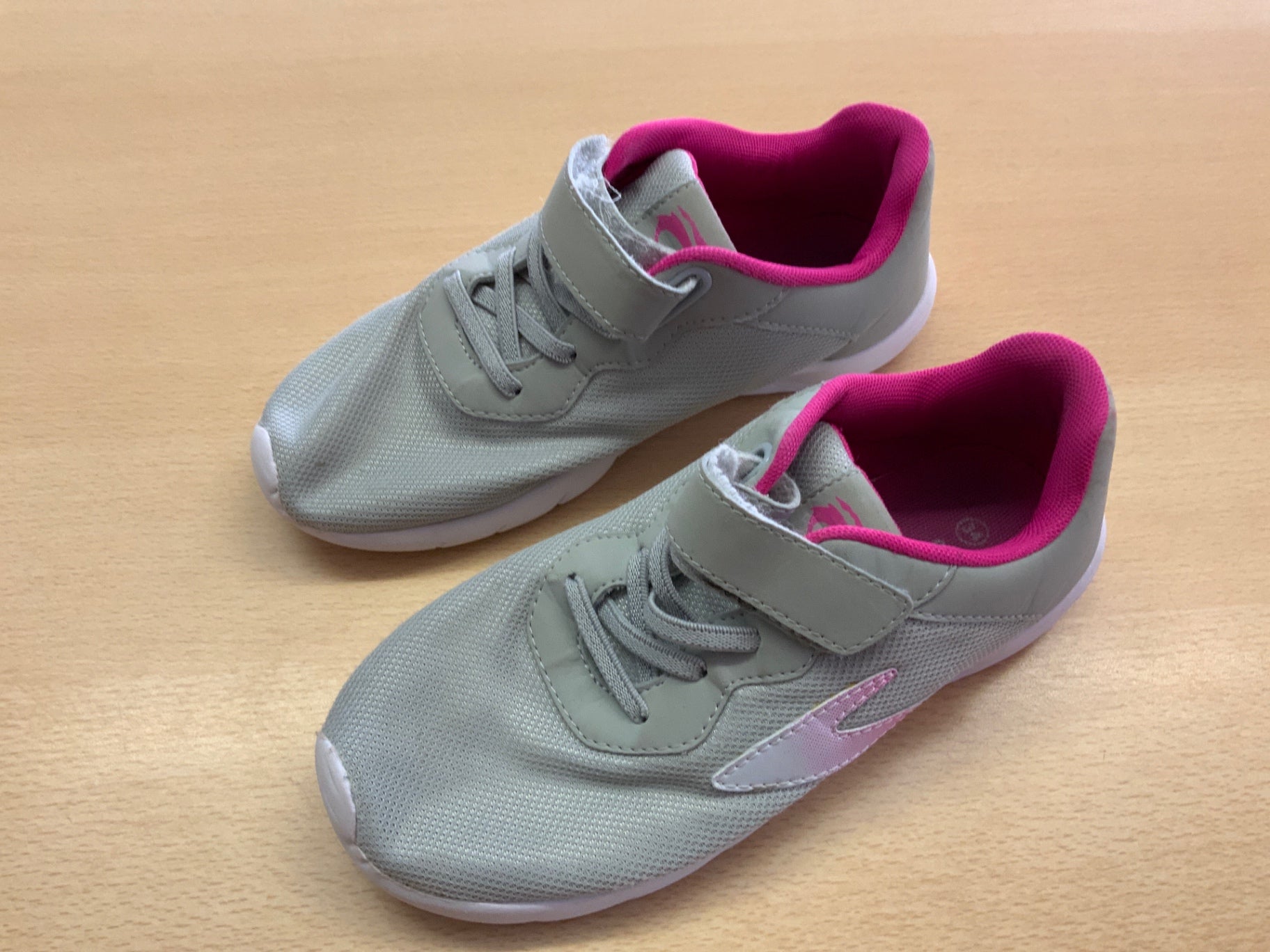  Sneaker 34 Grau mit Pink