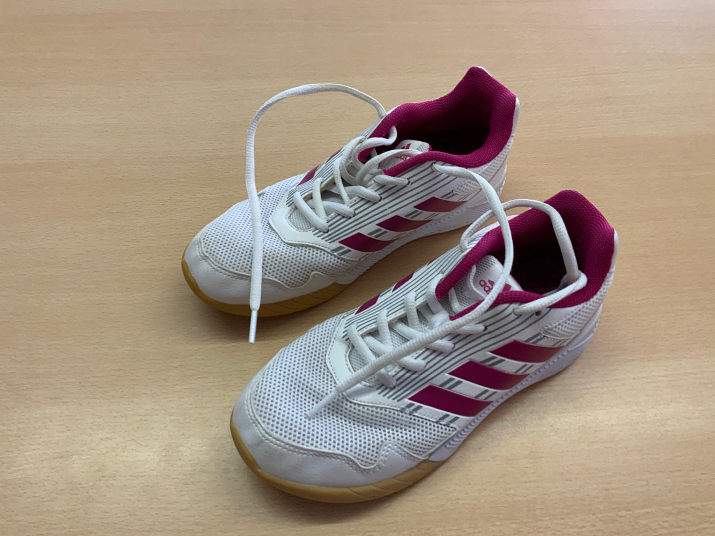 Adidas Hallen-Sportschuhe 36 Weiß und Pink