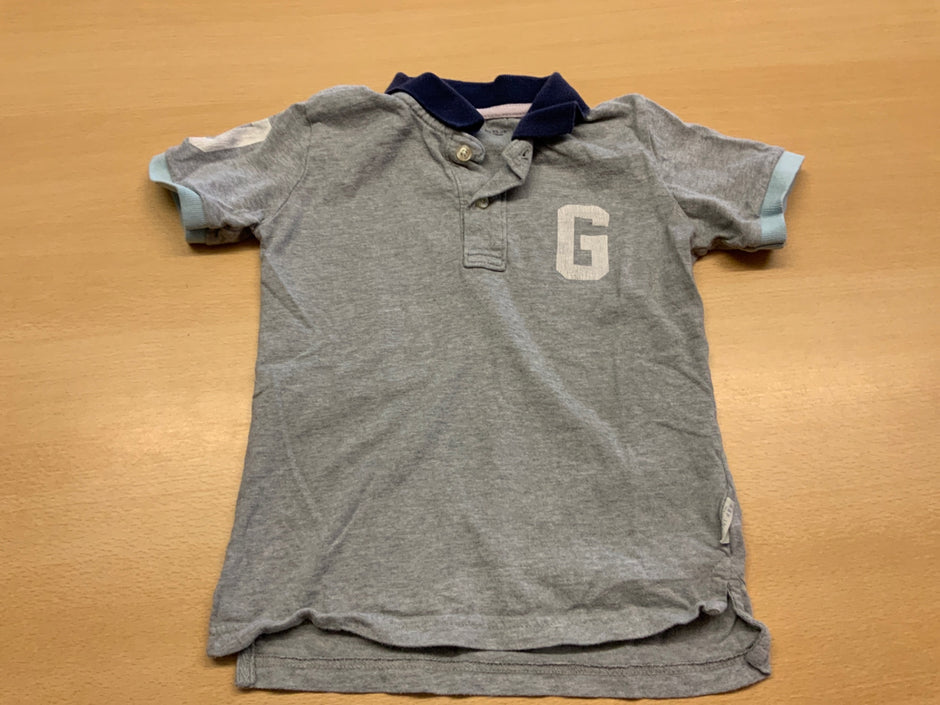 Poloshirt 110 Grau mit dunkelblauem Kragen