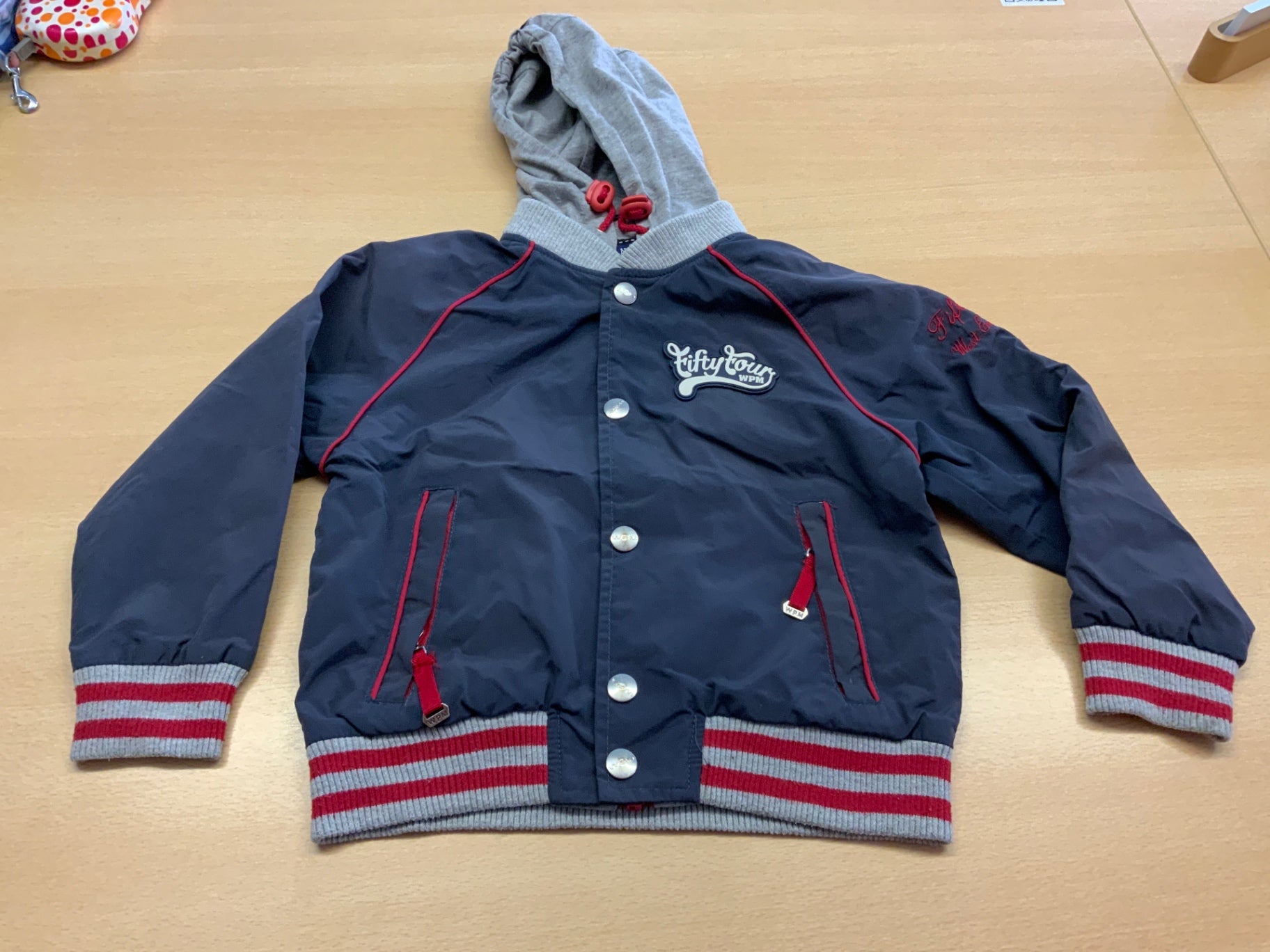 Jacke 110 Blau mit Rot und Grau