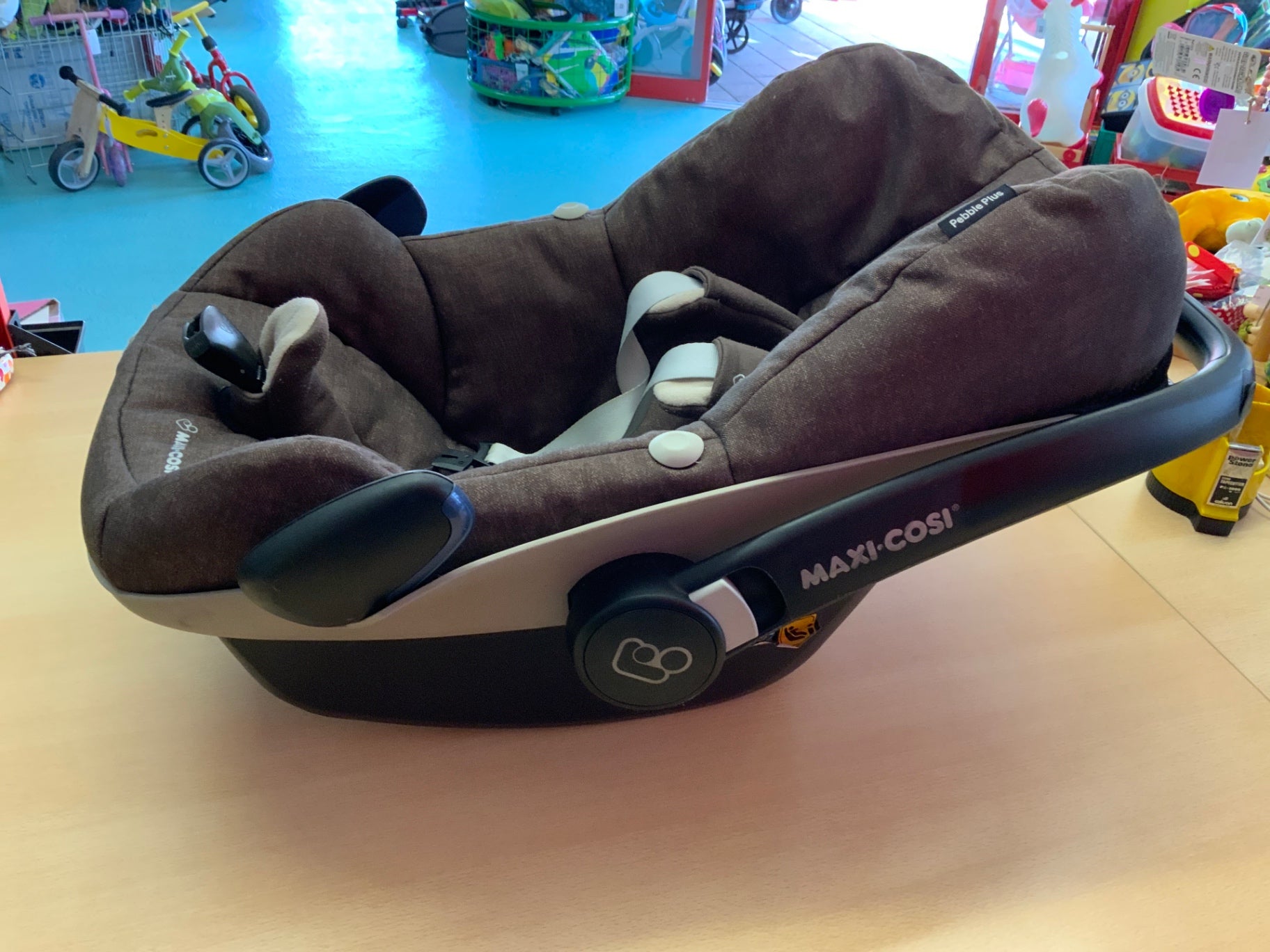 Maxi-Cosi Autositz Braun