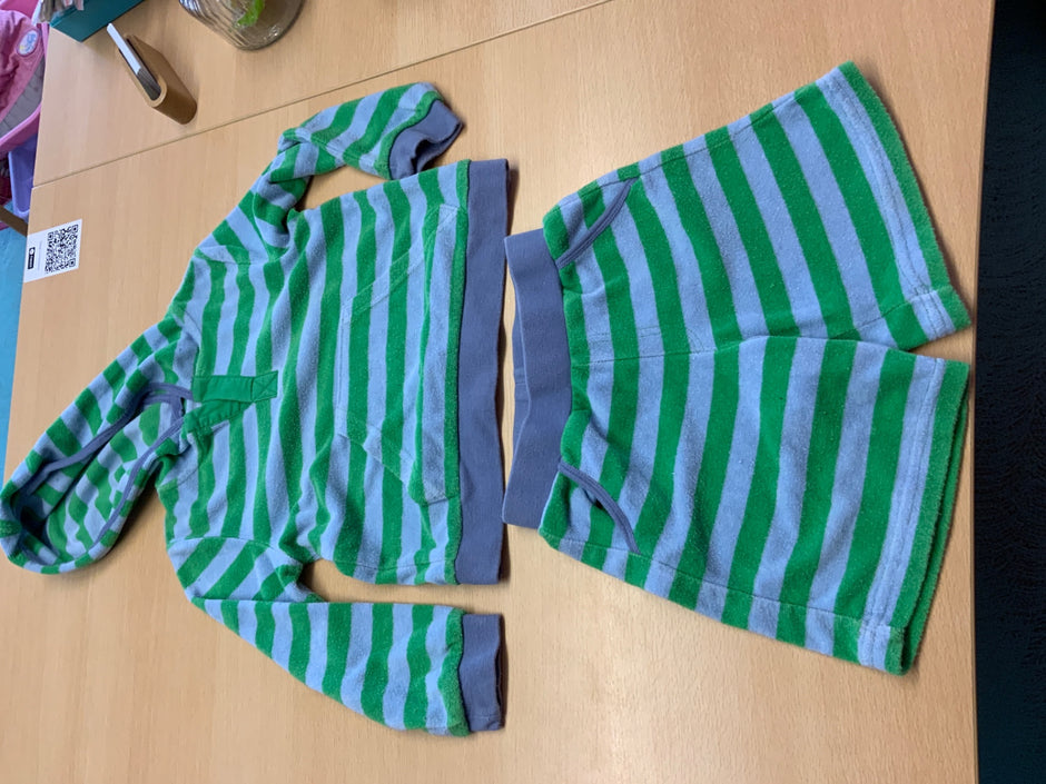  Pyjama 116 Grün und Grau