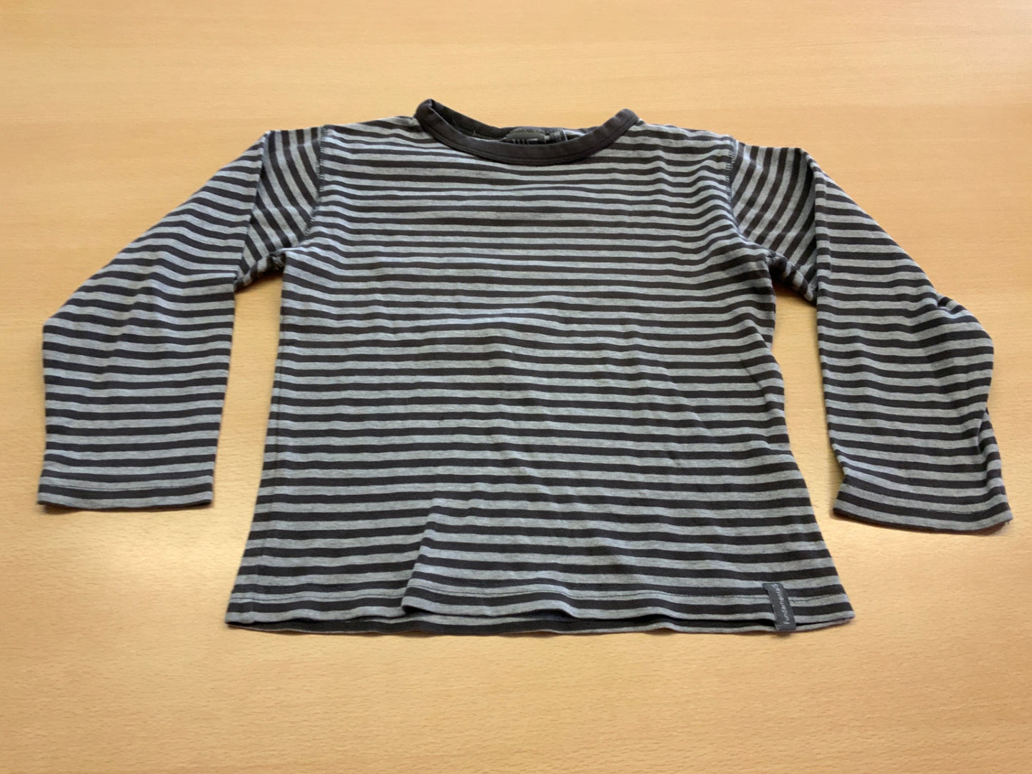 Longsleeve 110/116 Grau und Schwarz gestreift