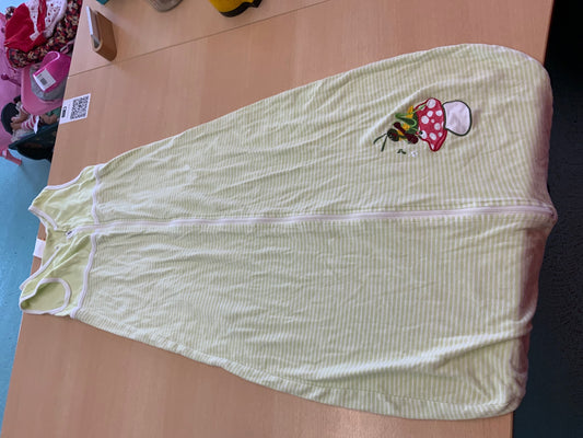  Schlafsack Hellgrün mit weißen Streifen