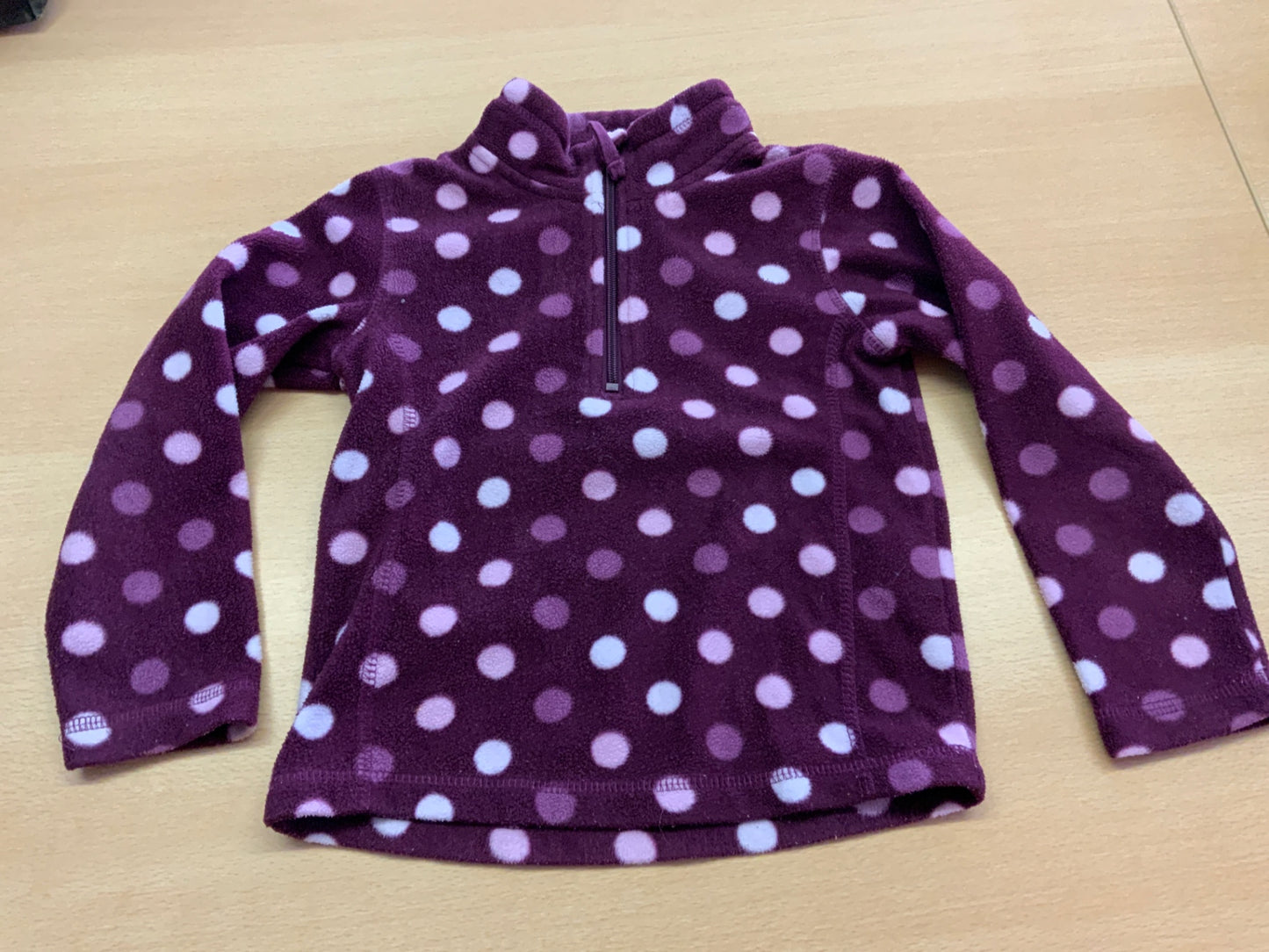 Pullover 110 Lila mit weißen Punkten