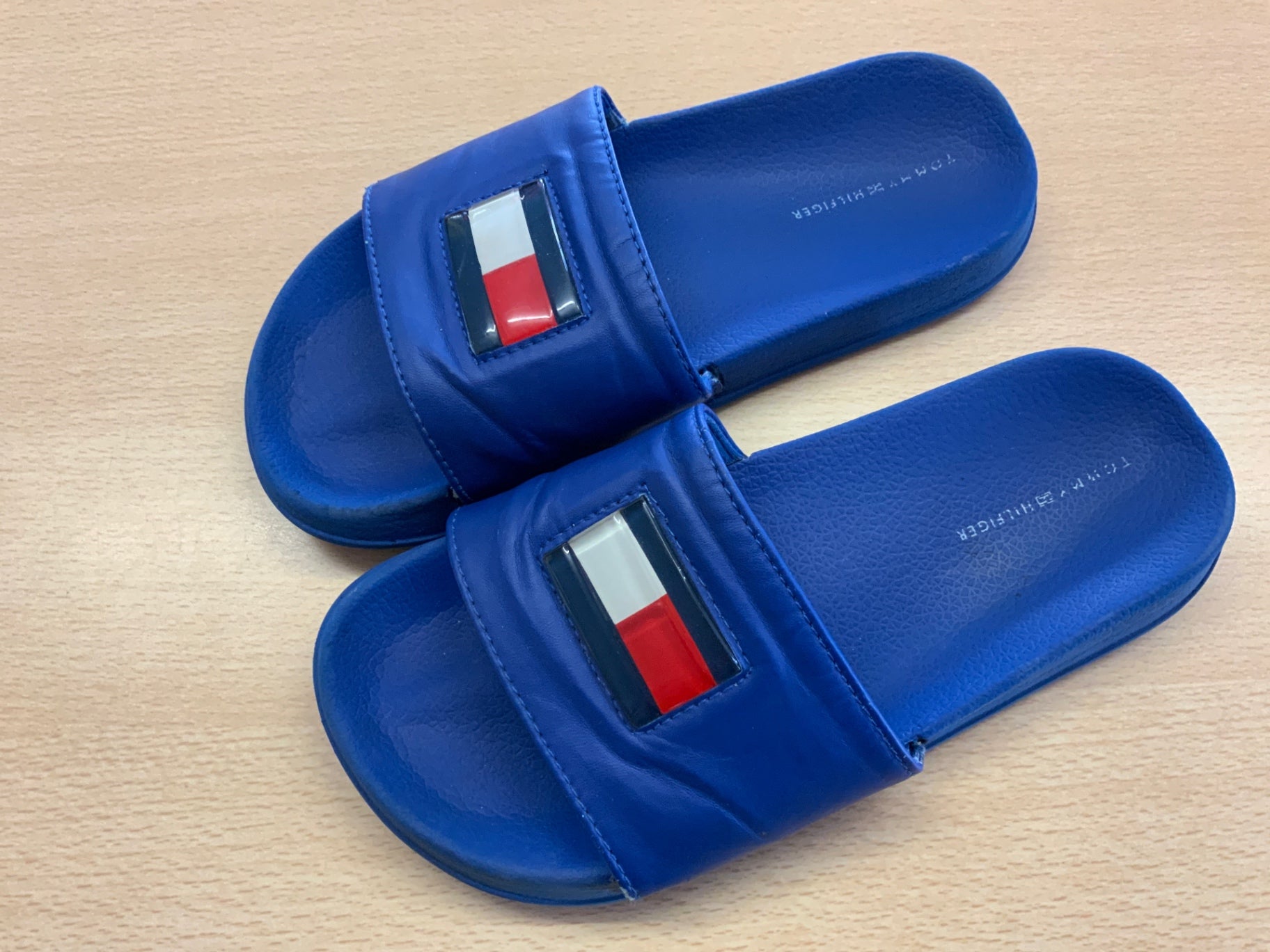 Tommy Hilfiger Badeschuhe 35 Blau