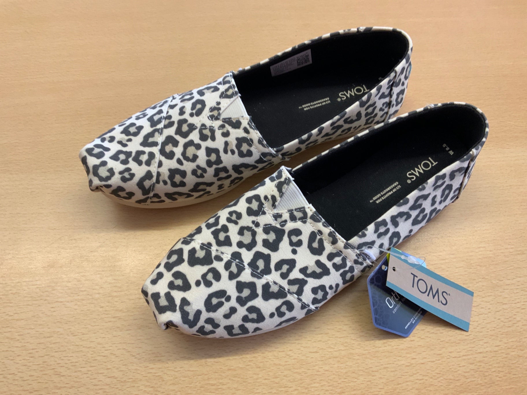 TOMS Schuhe 39 Weiß und Schwarz