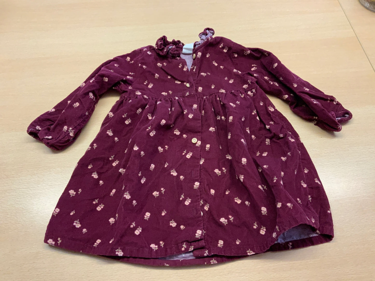  Kleid 86 Burgunderrot mit rosa Blümchenmuster