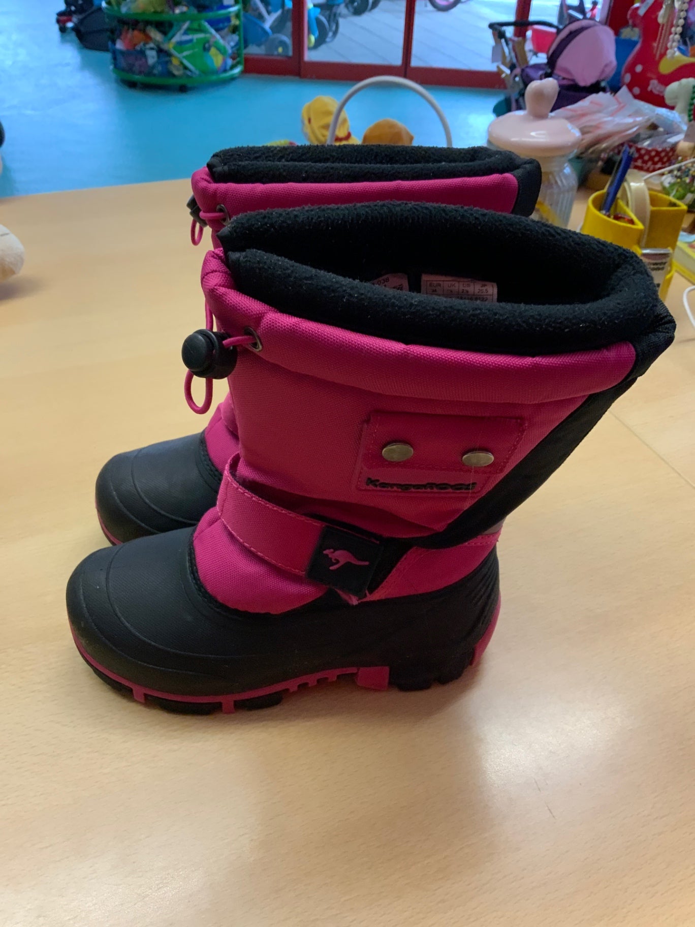 Kangaroos Winterstiefel 34 Pink und Schwarz