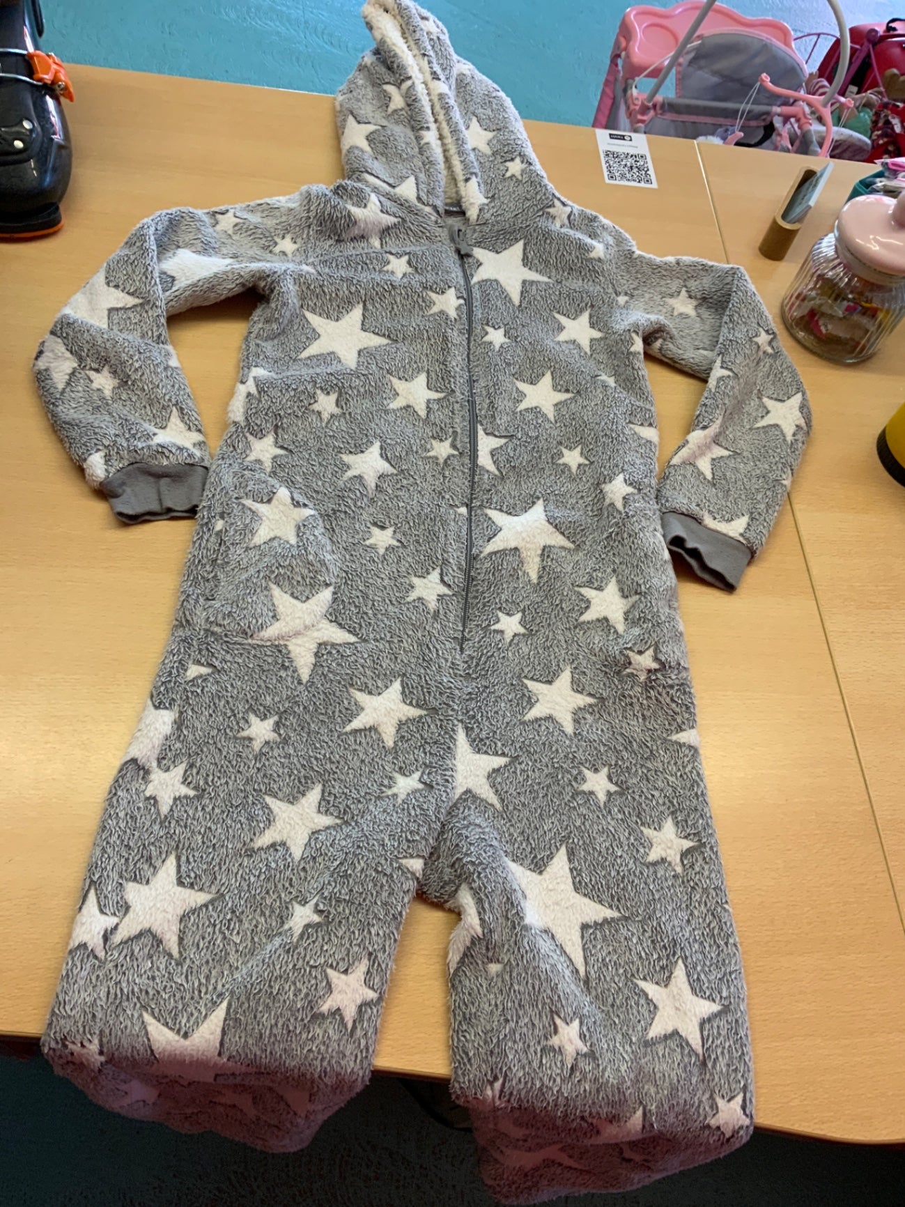 Pyjama 134/140 Grau und Weiß