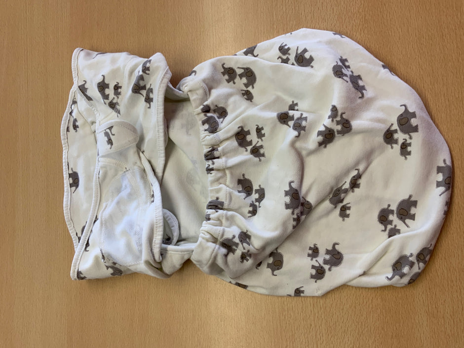 Ergobaby Babyschlafsack Cremeweiß mit grauen Elefantenmustern