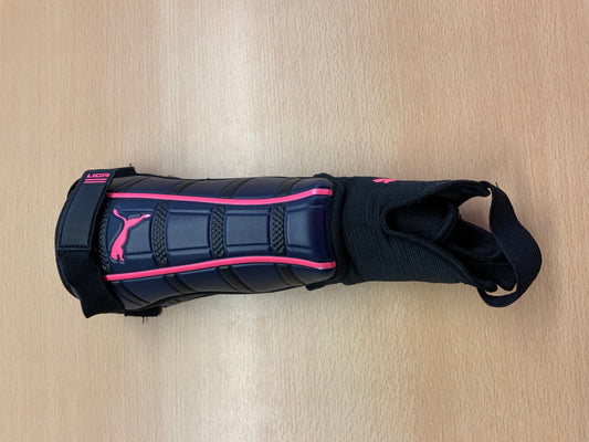 Puma Schienbeinschoner Schwarz und Pink