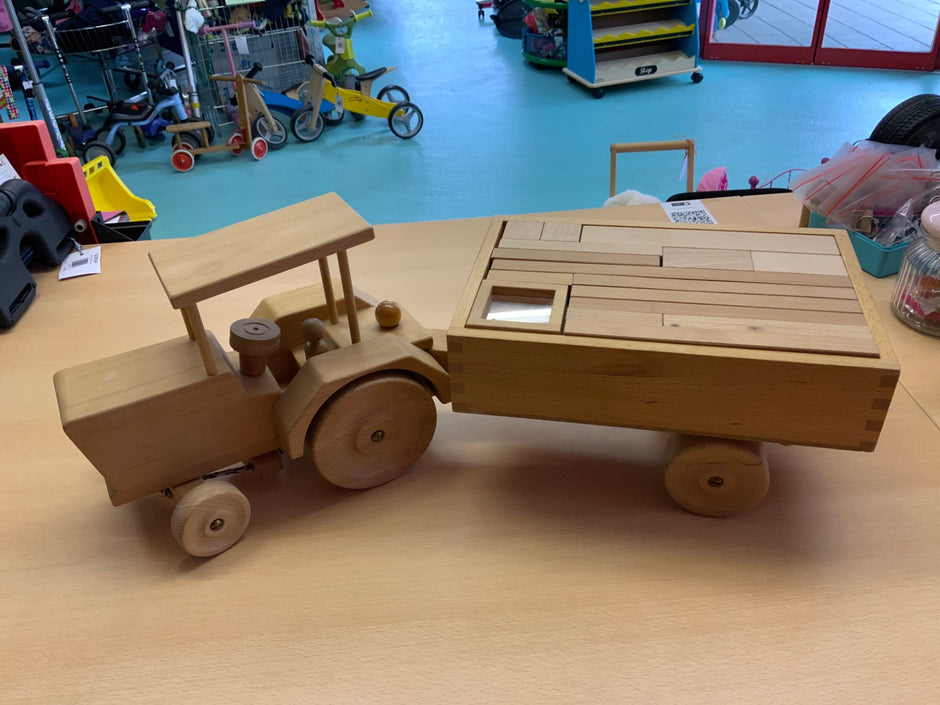 Holz-Traktor Naturholzfarben
