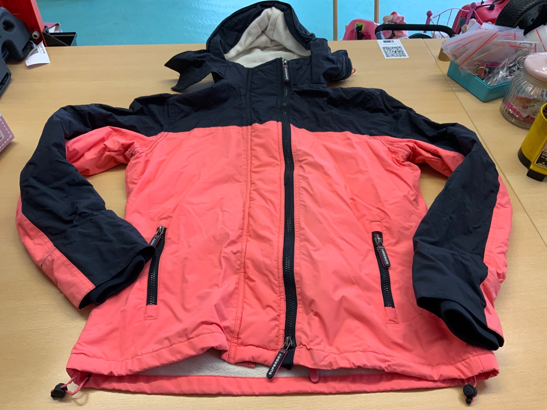 Winterjacke 164 Pink und schwarz