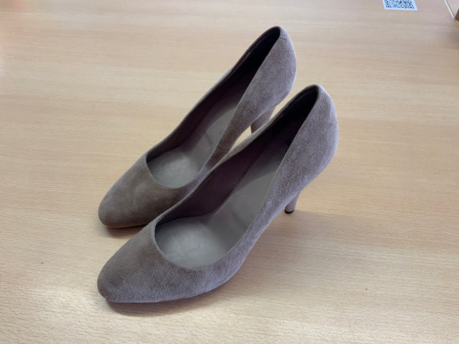  Schuhe 40 Beige