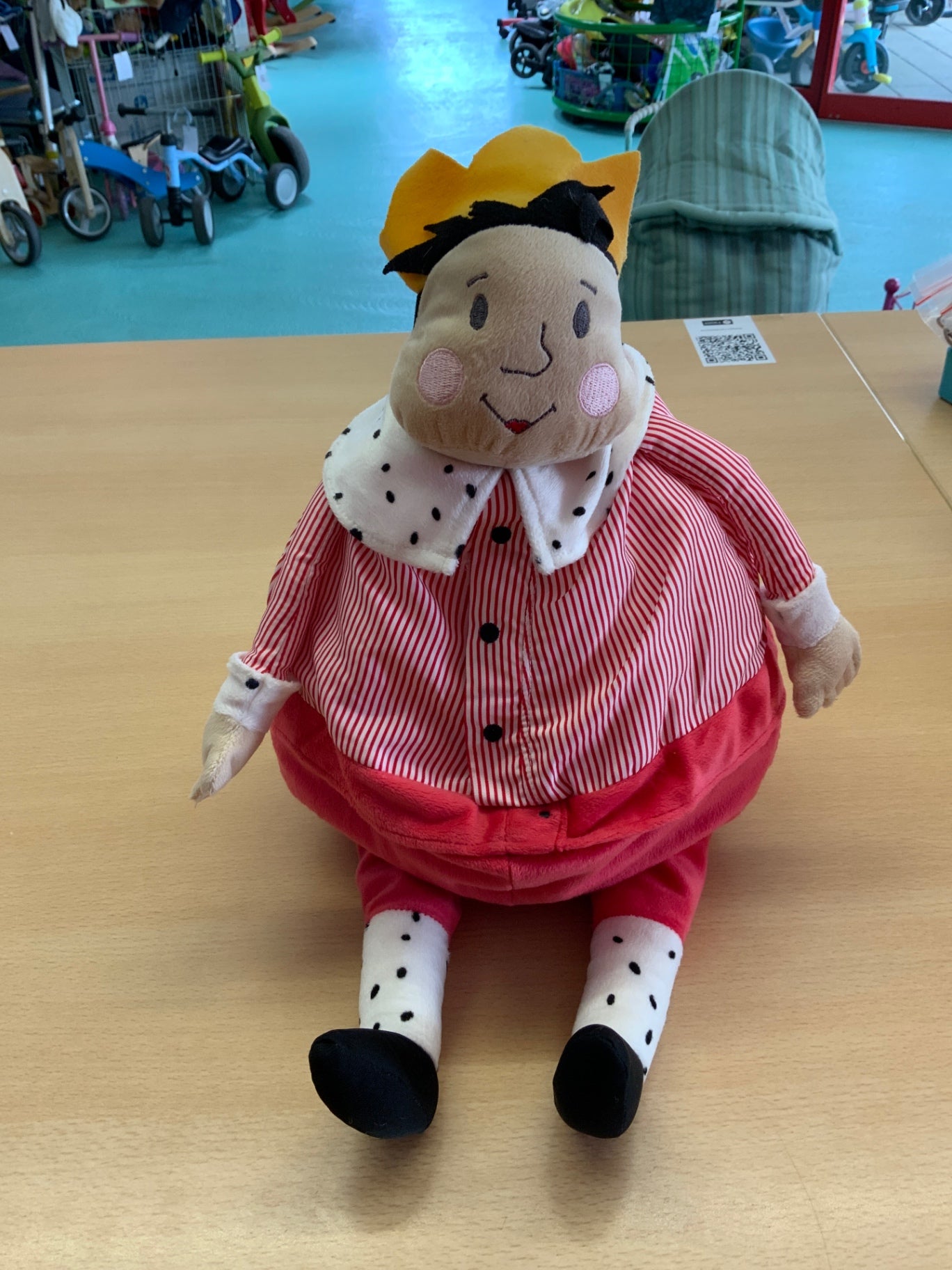 Puppe Rot, Weiß, Schwarz, Gelb