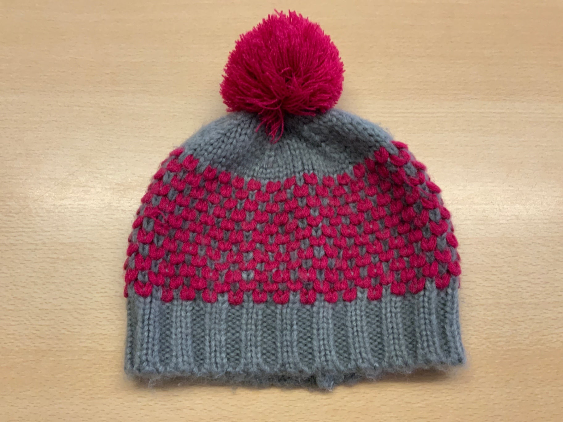 Mütze Grau und Pink