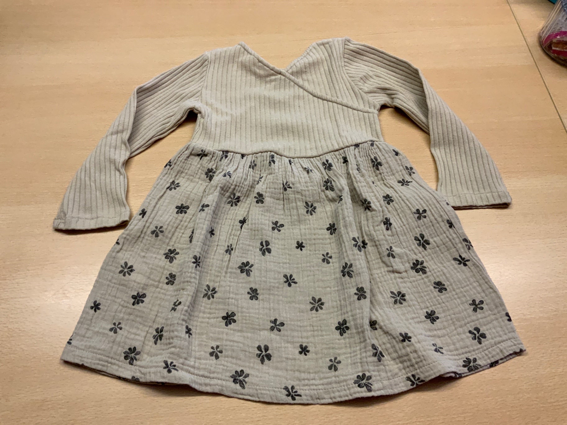 Kleid 104 Beige