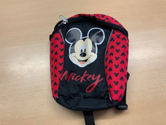 Rucksack Rot mit schwarzen Details