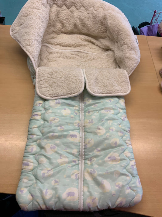  Schlittensack Hellblau mit Tiermotiven in Lila, Weiß und Gelb