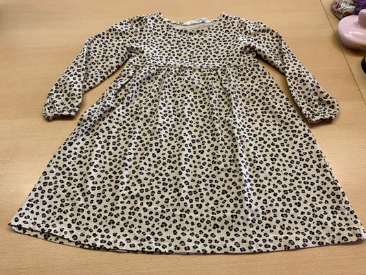  Kleid 110 Beige mit schwarzen Flecken