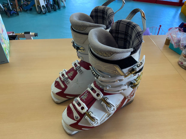 Nordica Skischuhe Rot und Weiß