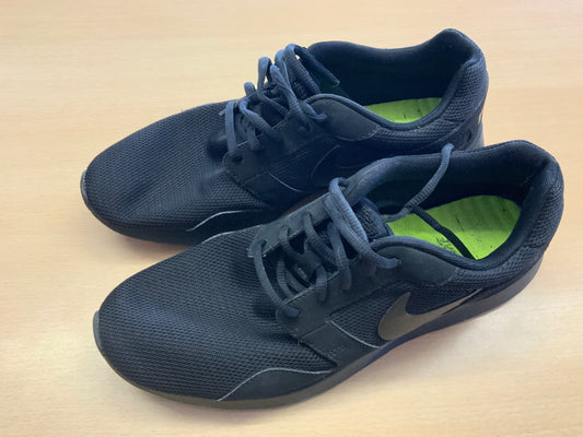 Nike Sneaker 44 Schwarz