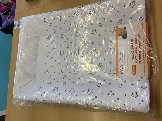 KuliMuli Wickelkissen 50 x 70 Weiß mit blauen Sternen