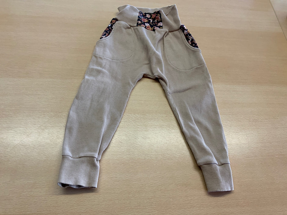 Hose 92 Beige