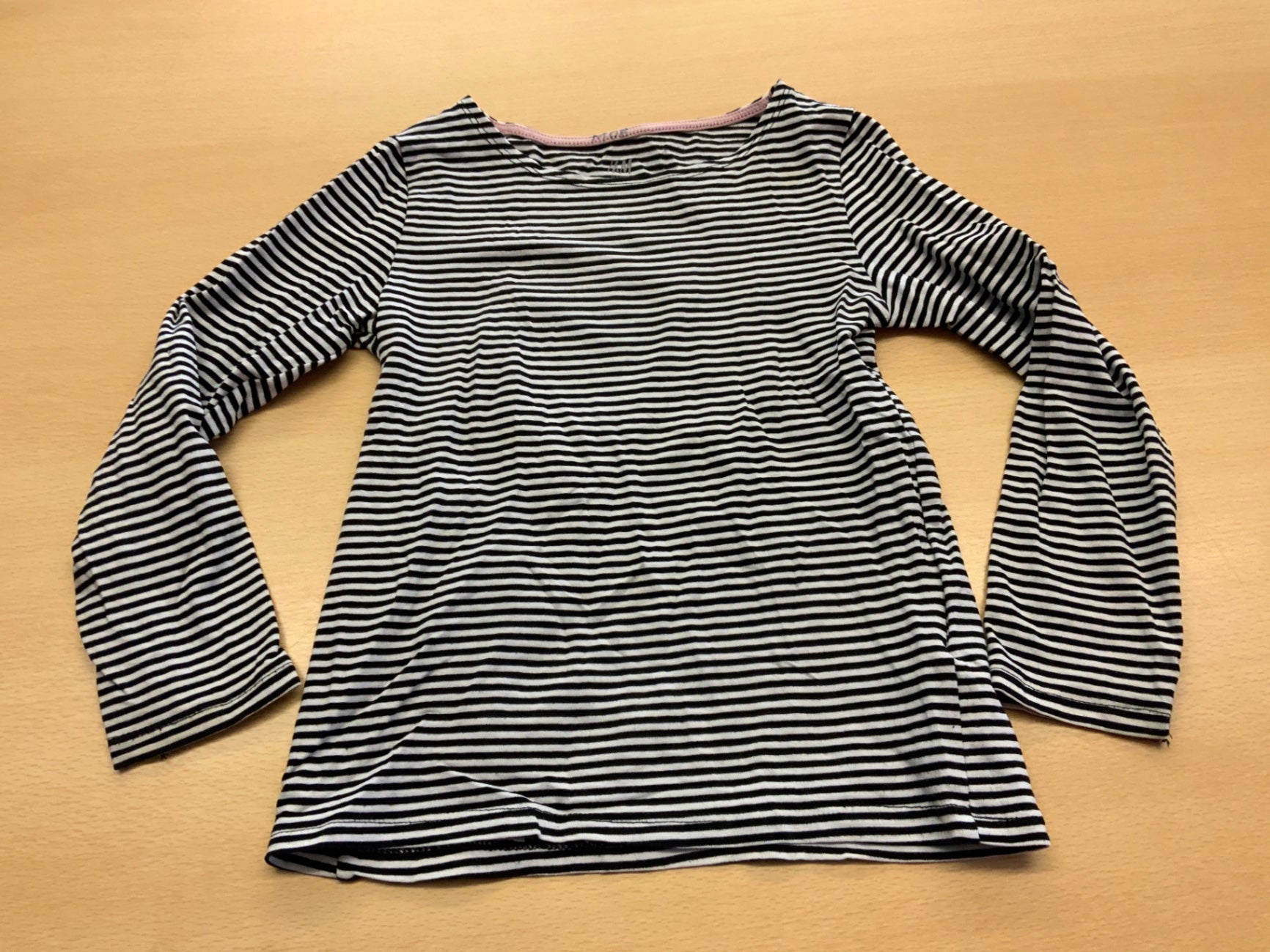  Langarmshirt 110/116 Schwarz und Weiß