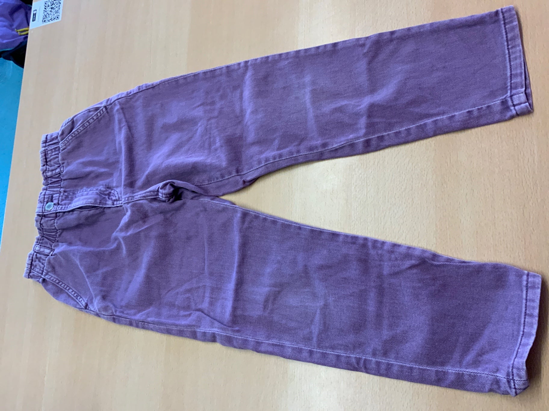 Hose 134 Violett