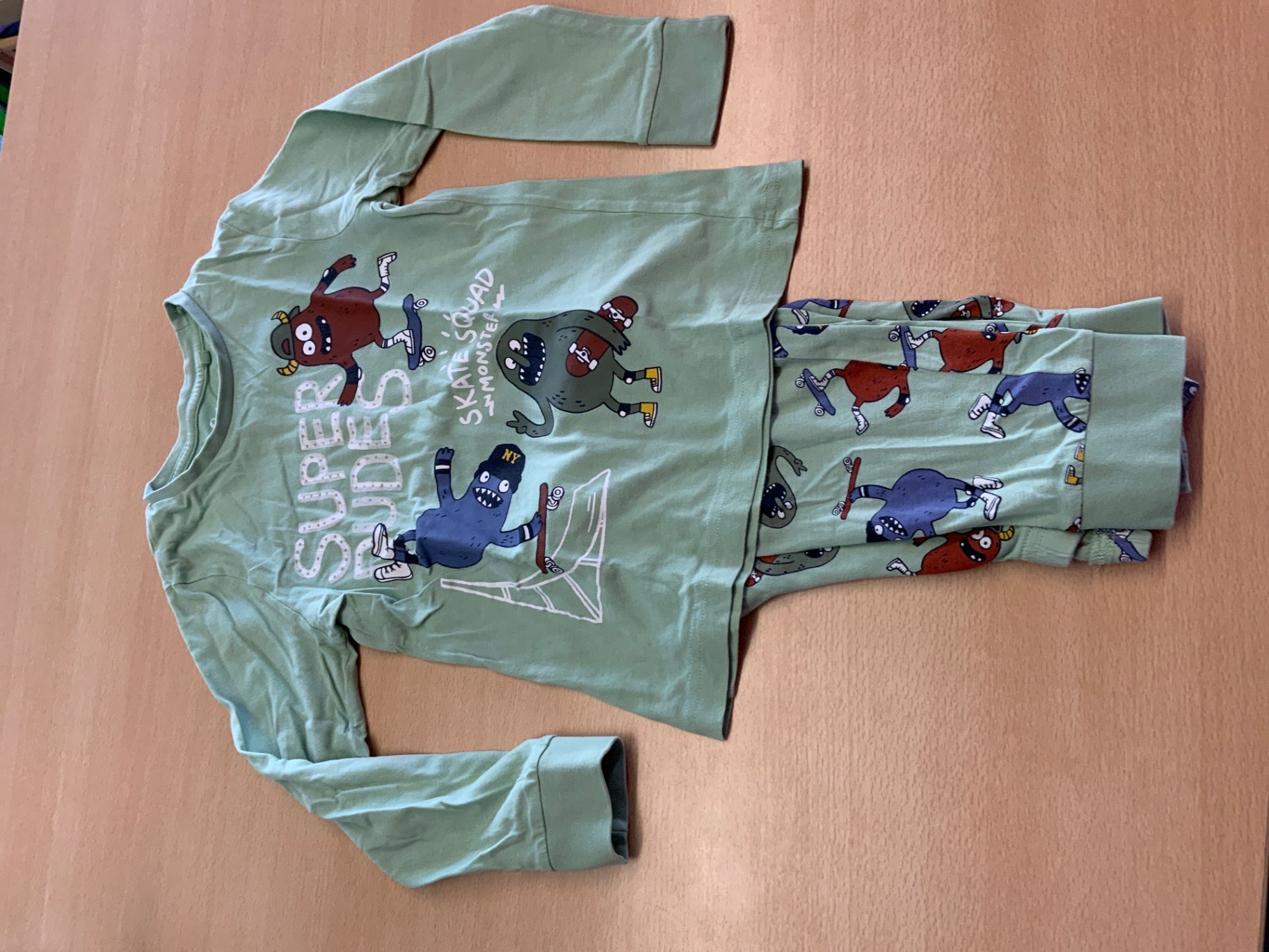 Pyjama 122 Grün