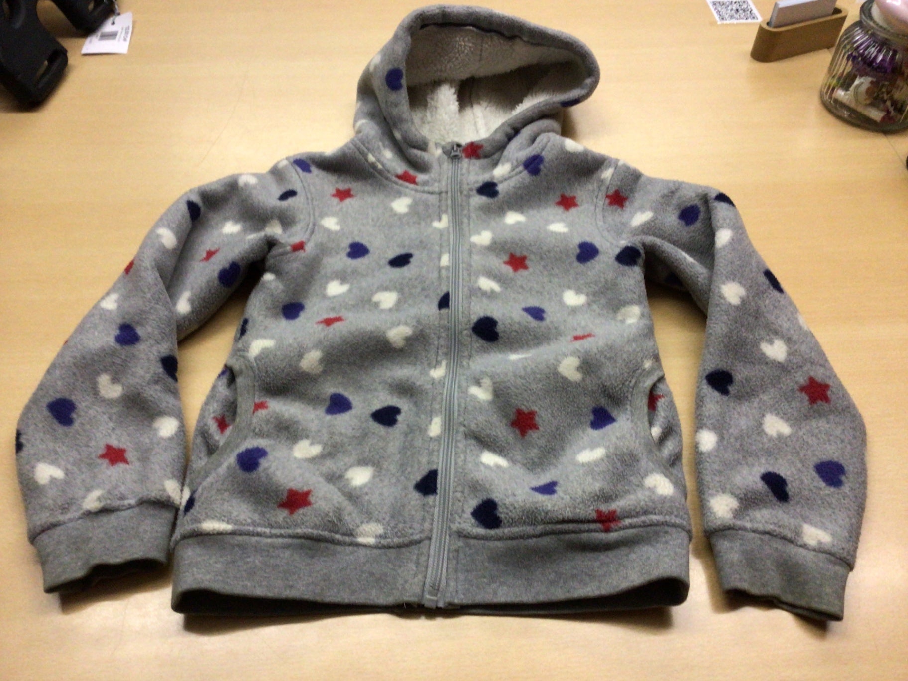 Jacke 122/128 Grau mit bunten Mustern