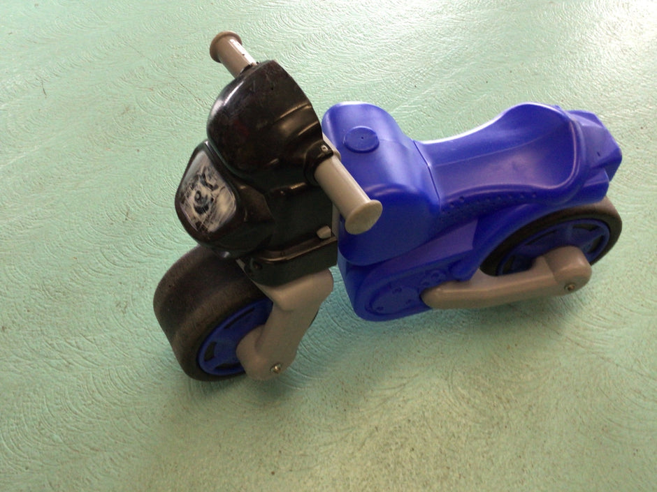 Spielzeug–Motorrad Blau