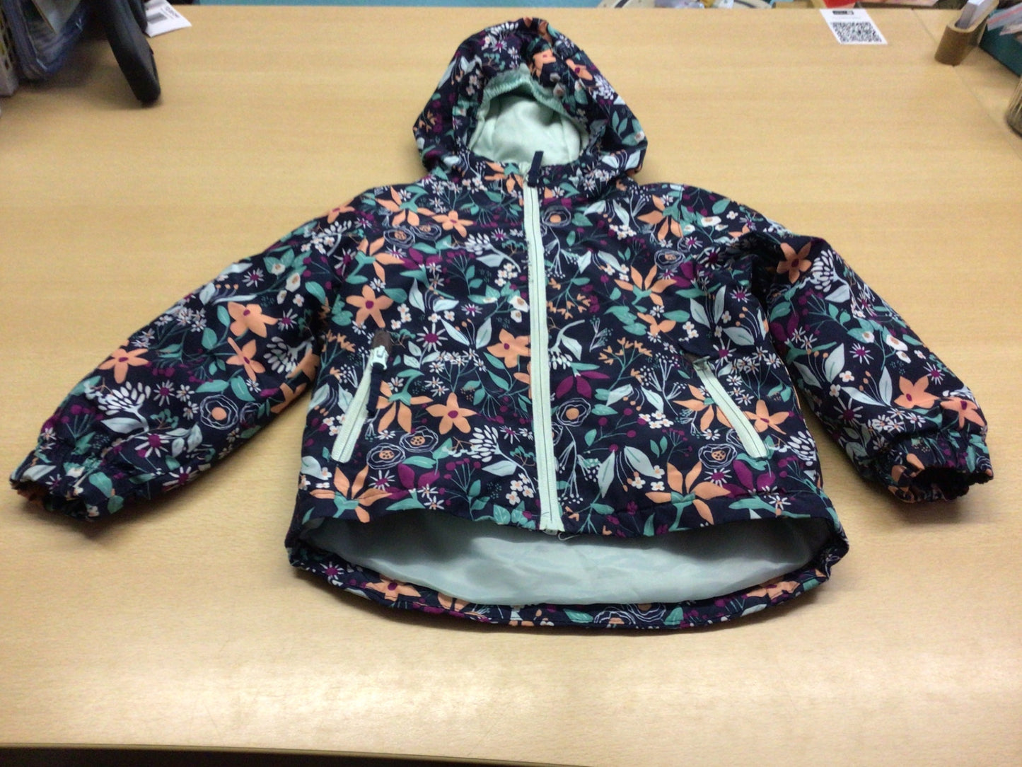 Winterjacke 98/104 Dunkelblau mit buntem Blumenmuster