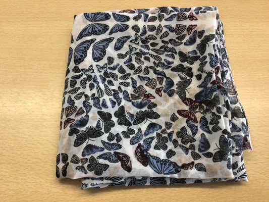  Schal Weiß mit schwarzen und braunen Schmetterlingsmustern