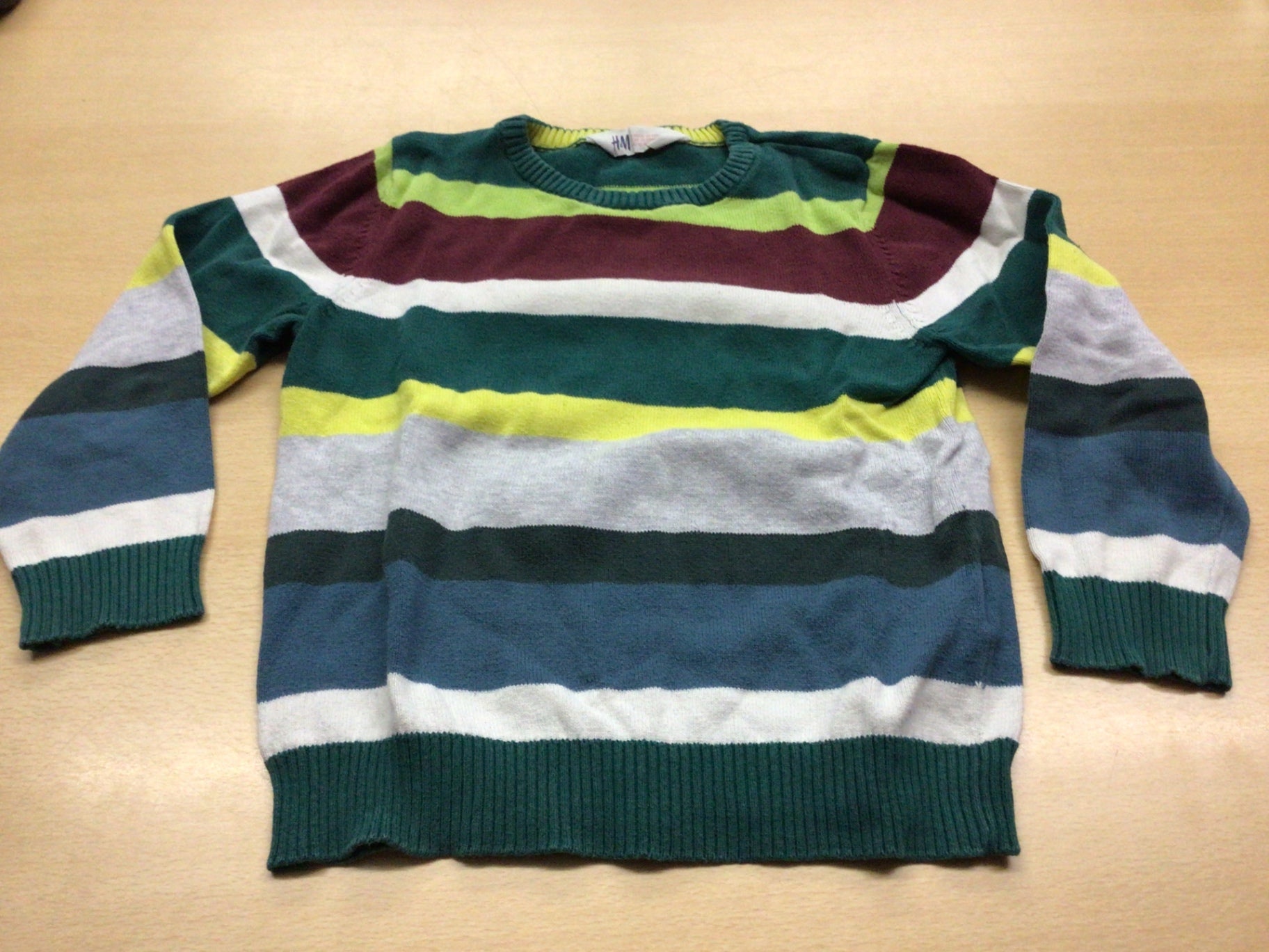 H&M Pullover 110/116 Verschiedene Farben inklusive Grün, Grau, Blau, Weiß und Burgunderrot
