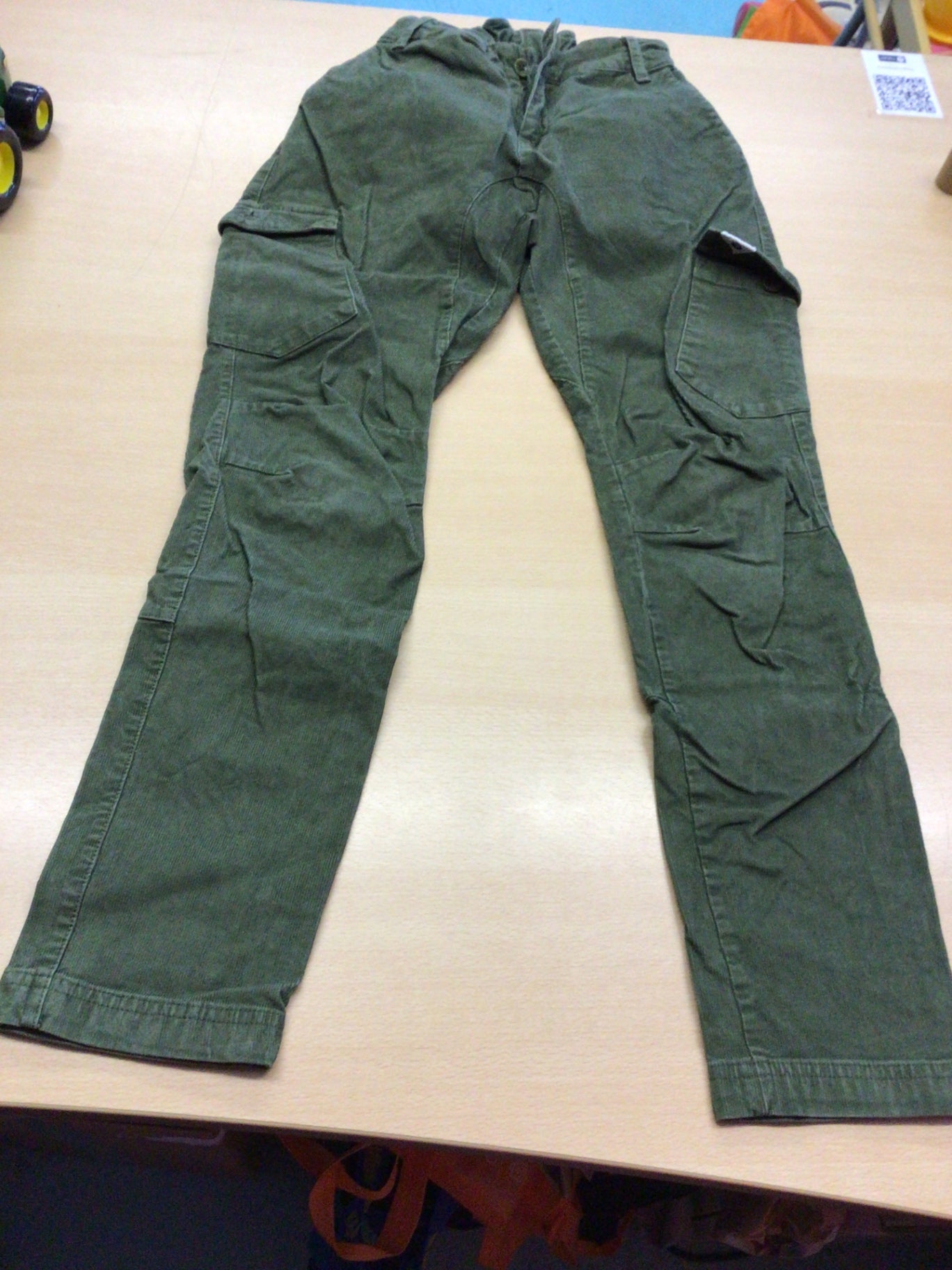 Hosen 140/146 Grün