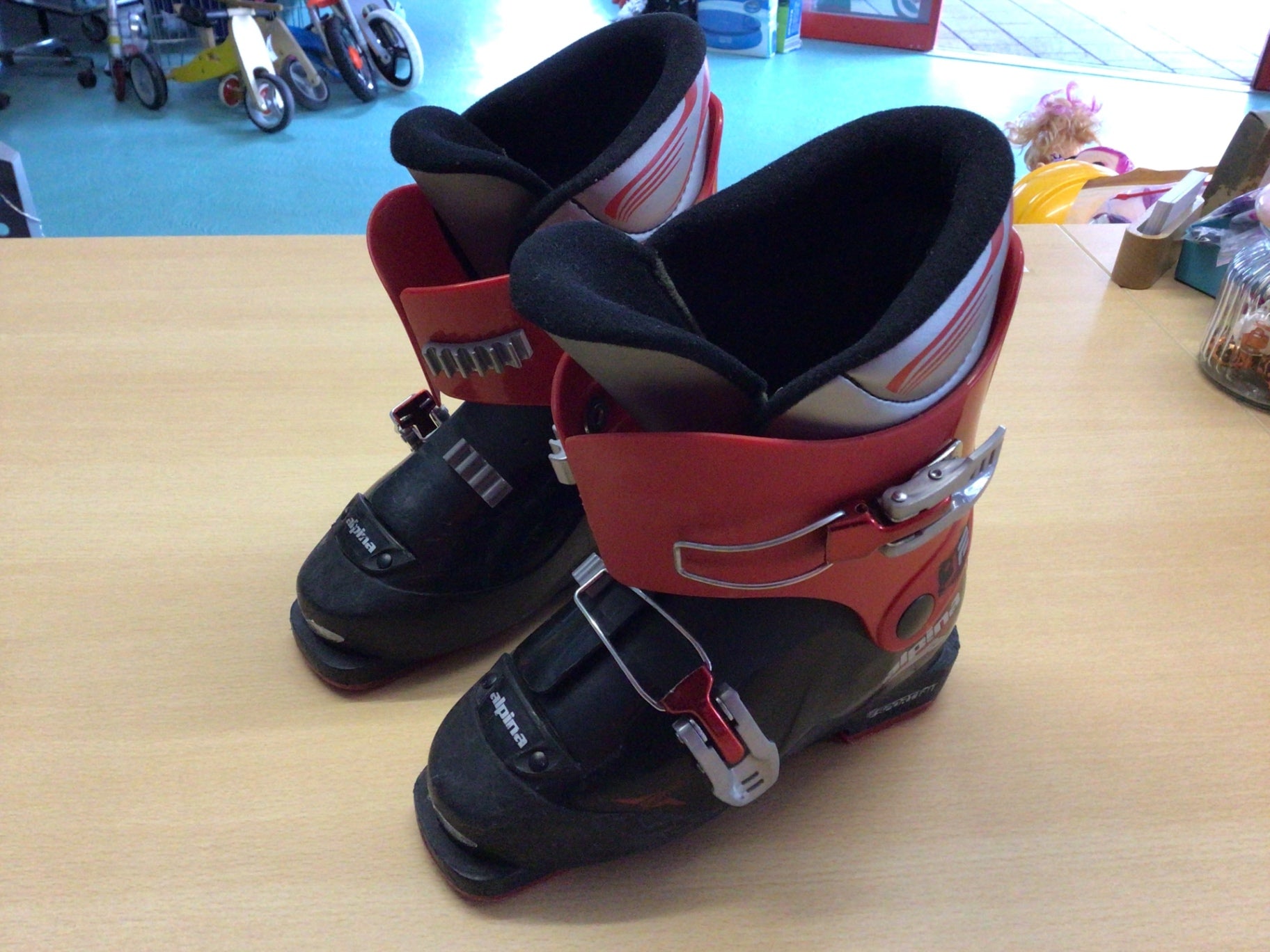 Alpina Skischuhe Schwarz, Rot