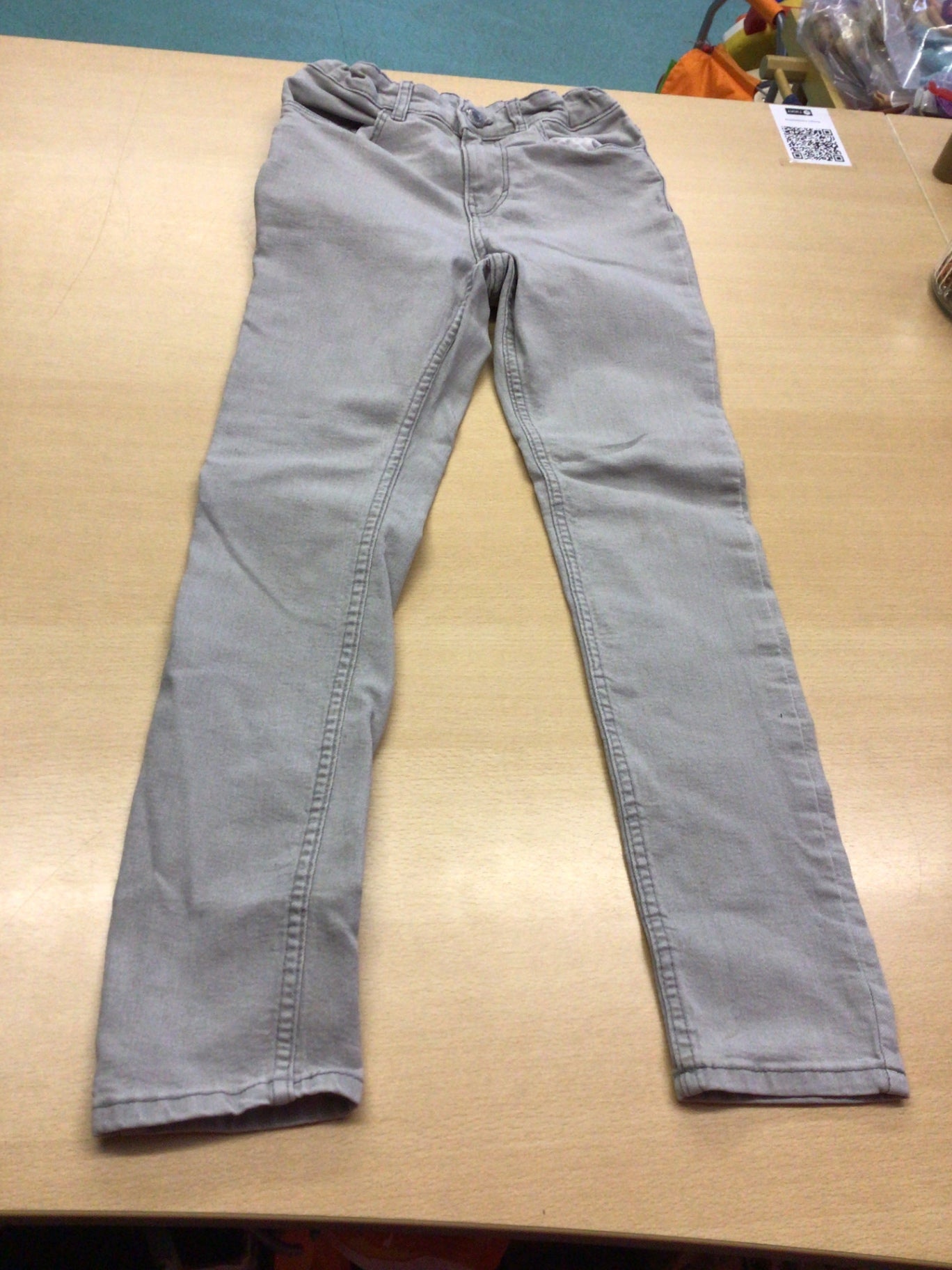Jeans 146 Hellgrau